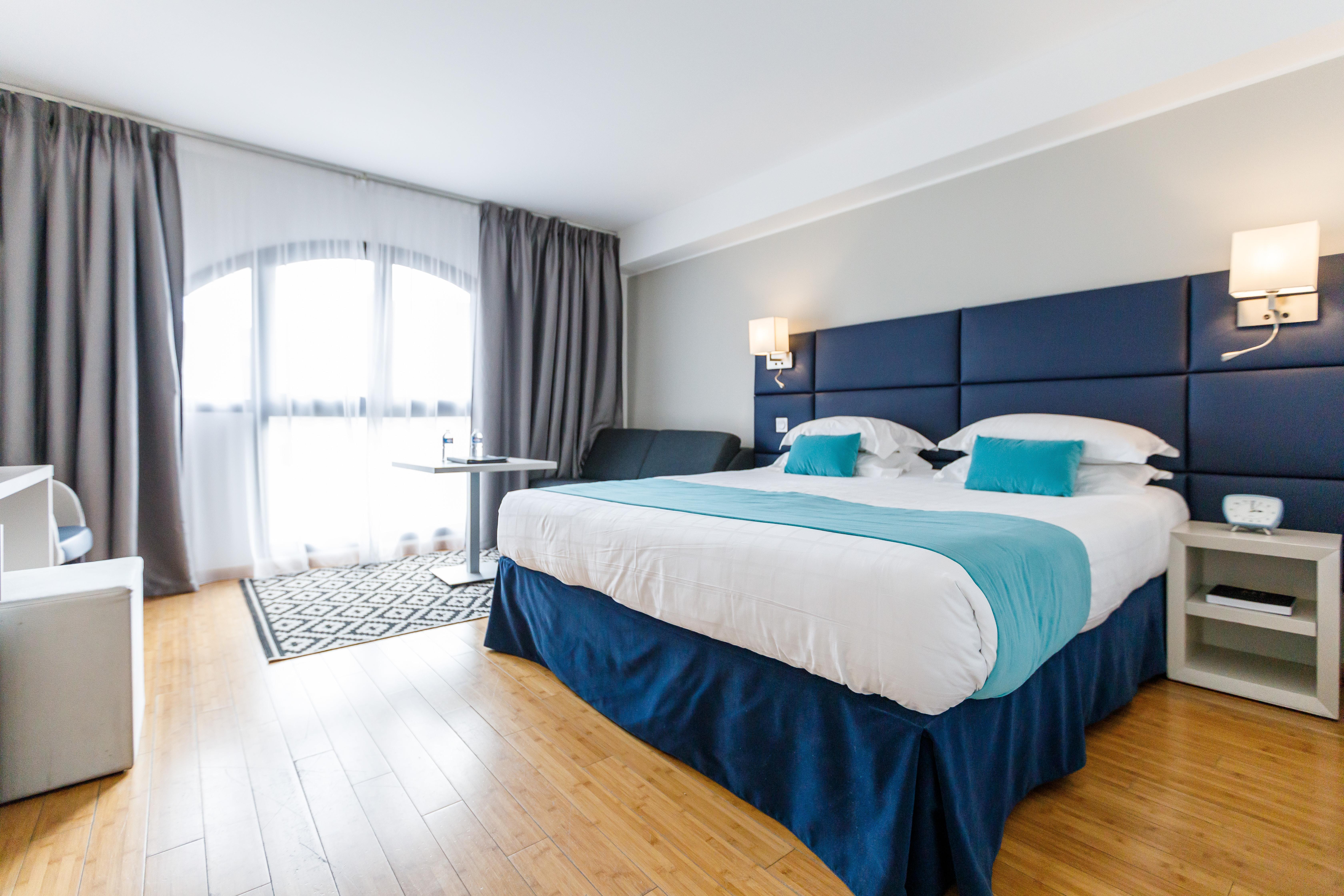 Riviera Hotel